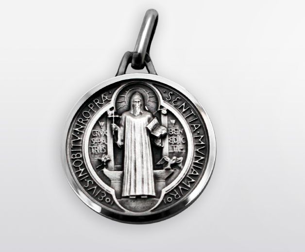 Médaille de Saint Benoit de Nursie en argent - CHRIST-EN-OR